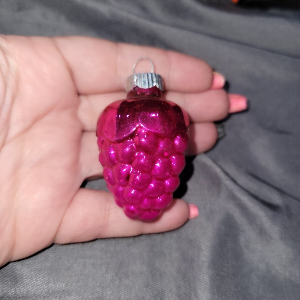 Vintage Shiny Brite Glass Christmas Ornament grape bunch Pink Purple Red